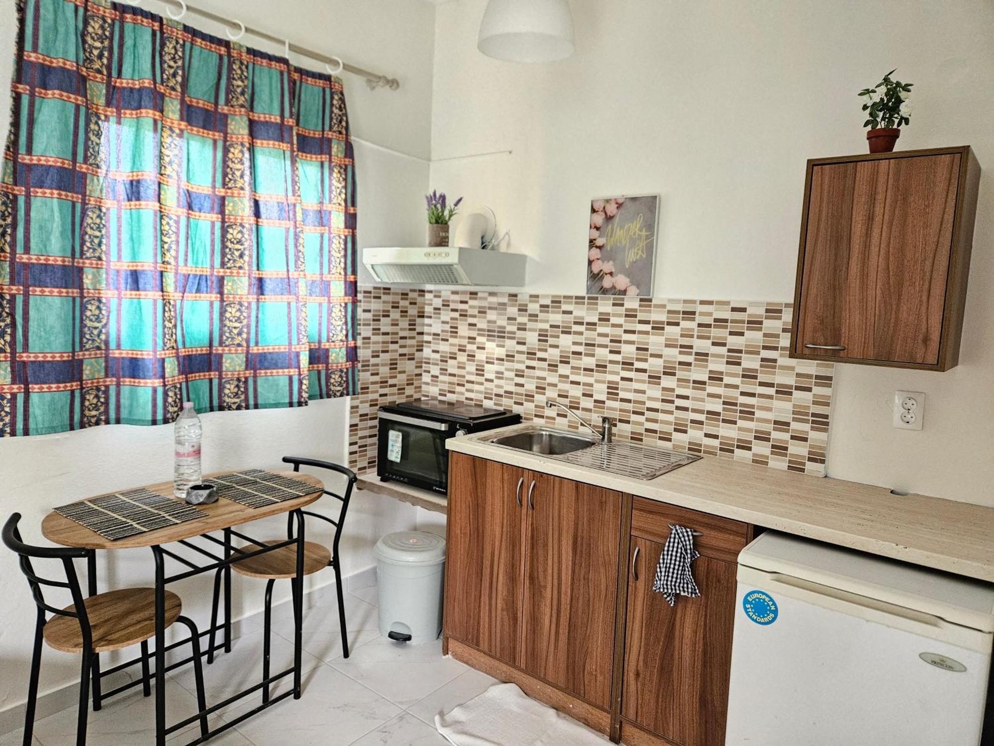 Lora Studios Ипсос Экстерьер фото