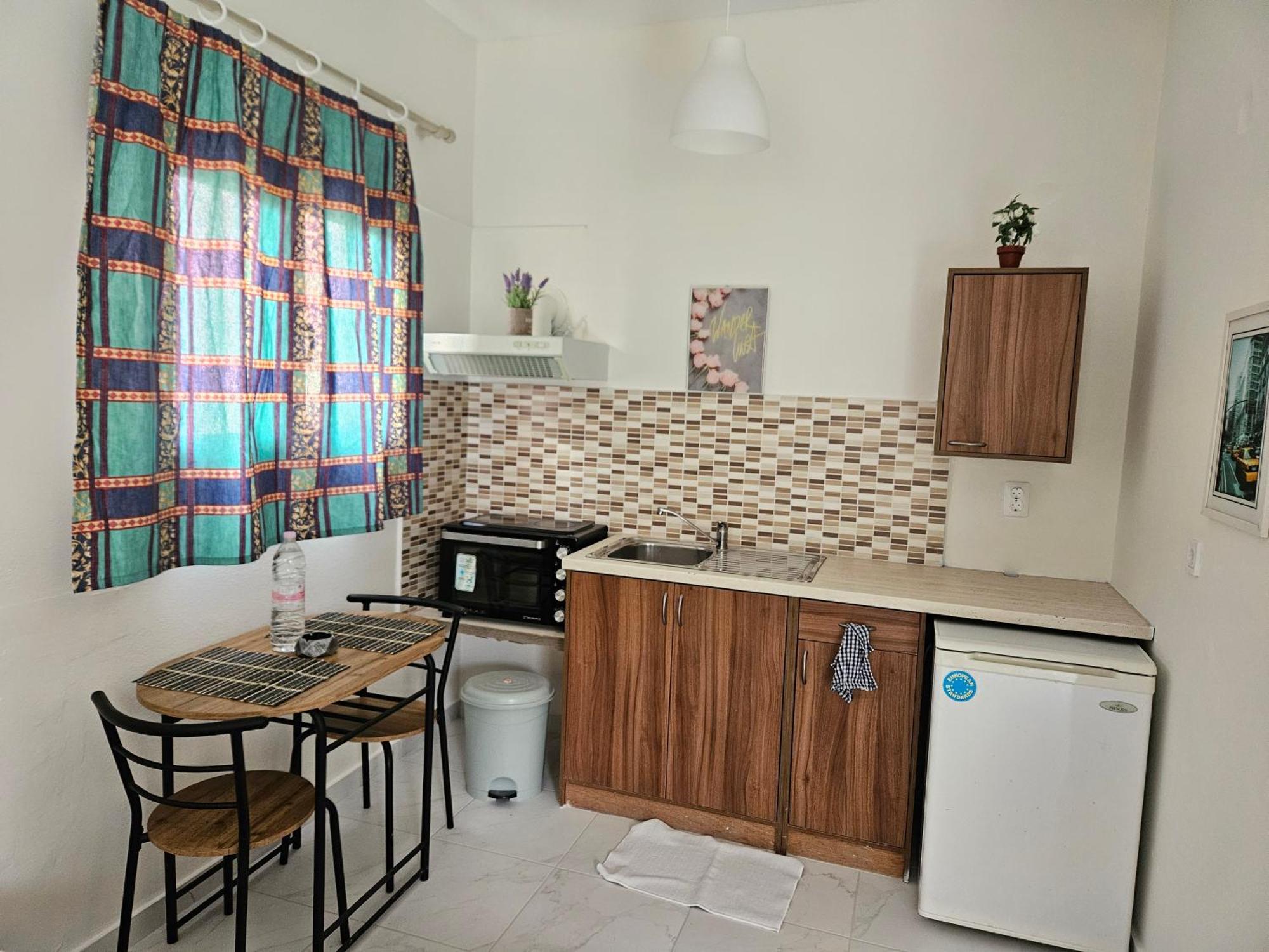 Lora Studios Ипсос Экстерьер фото