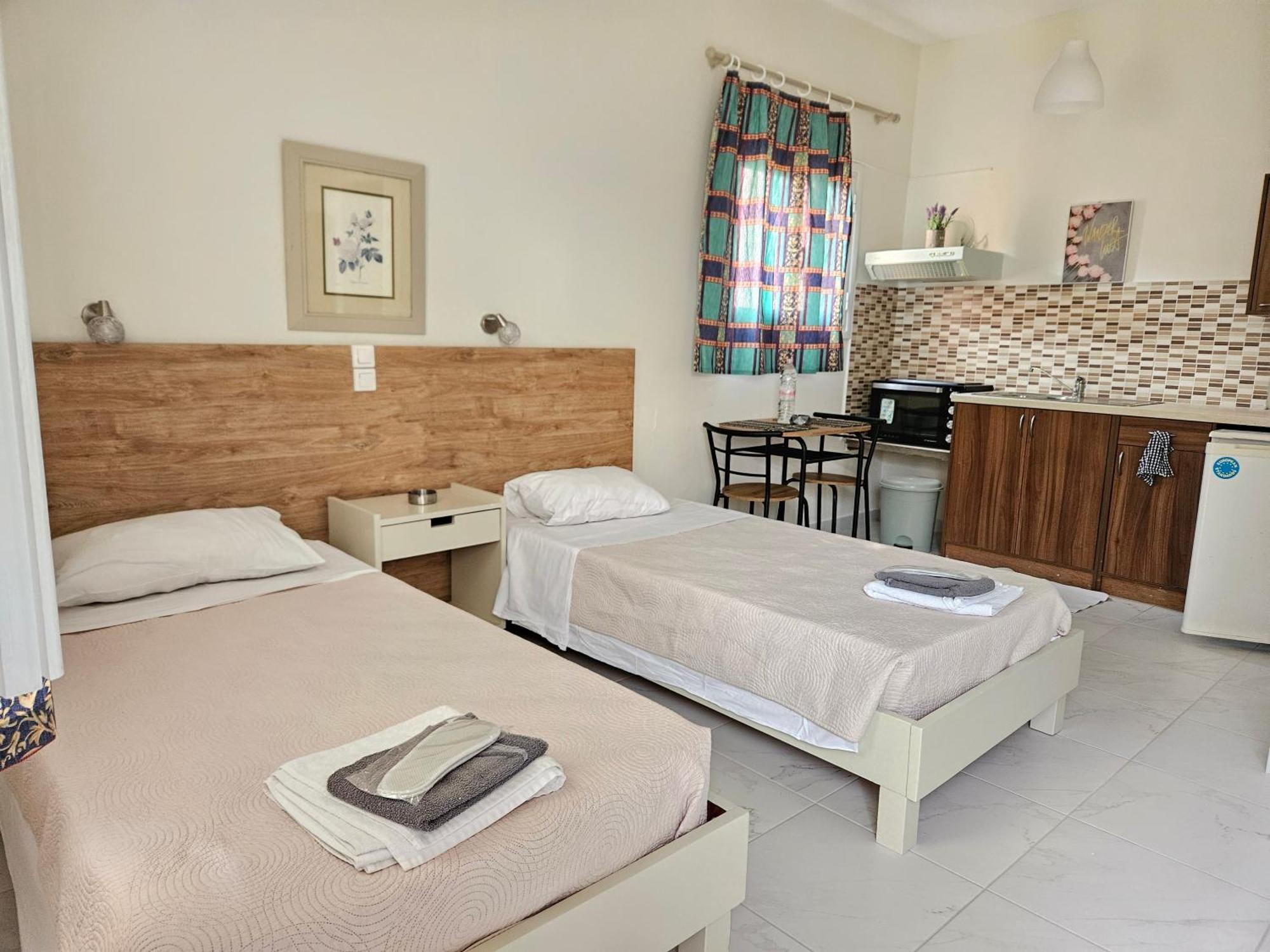 Lora Studios Ипсос Экстерьер фото